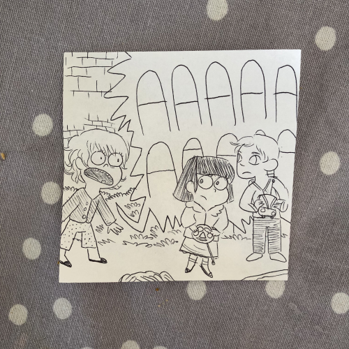 Cerise dessine des dessins de notre vie quotidienne en famille, avec son frère et sa soeur. 